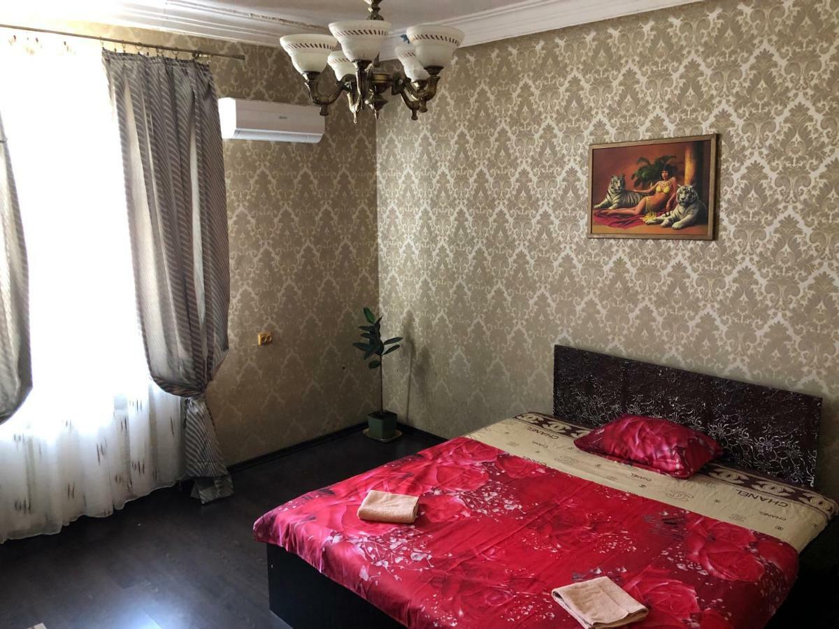 Апартаменты в центре города Днепр Экстерьер фото
